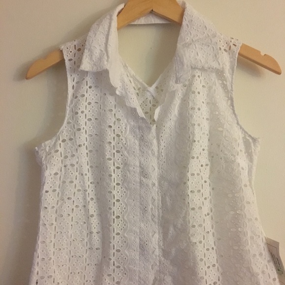 NWT Spring & Summer cutlon eyelet blouse size M - Picture 2 of 8